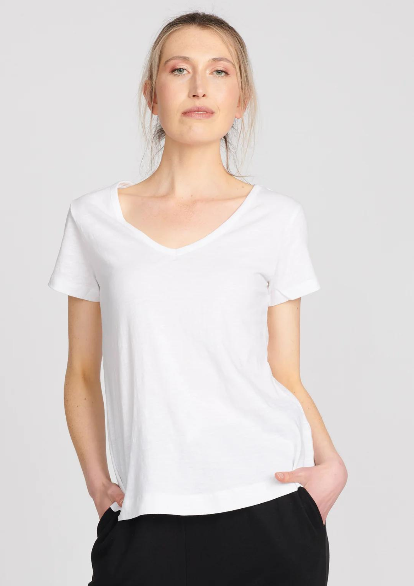Robb & Lulu - Melrose V Neck Tee White