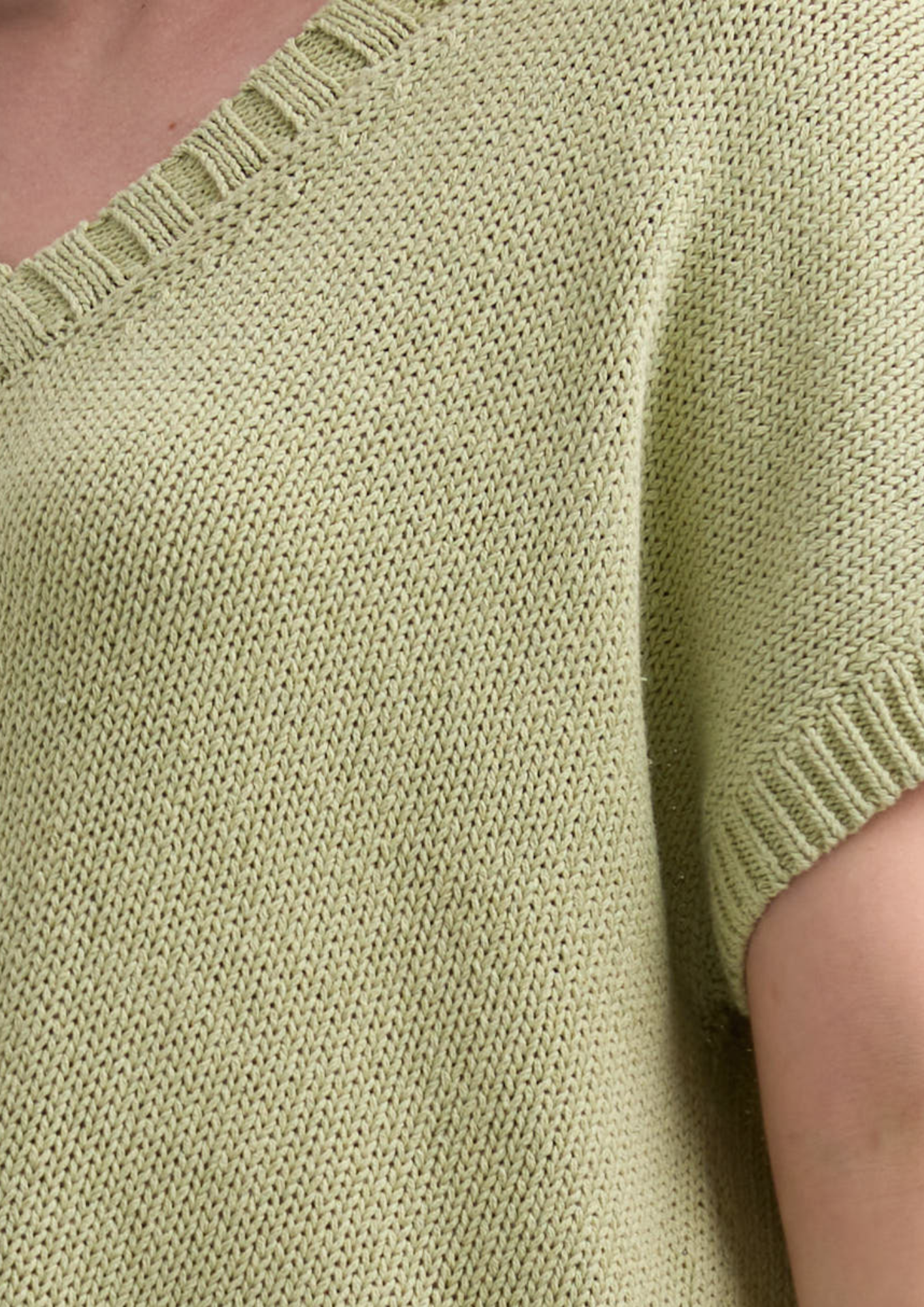 LemonGrass Textured V Knit Top - LC7761