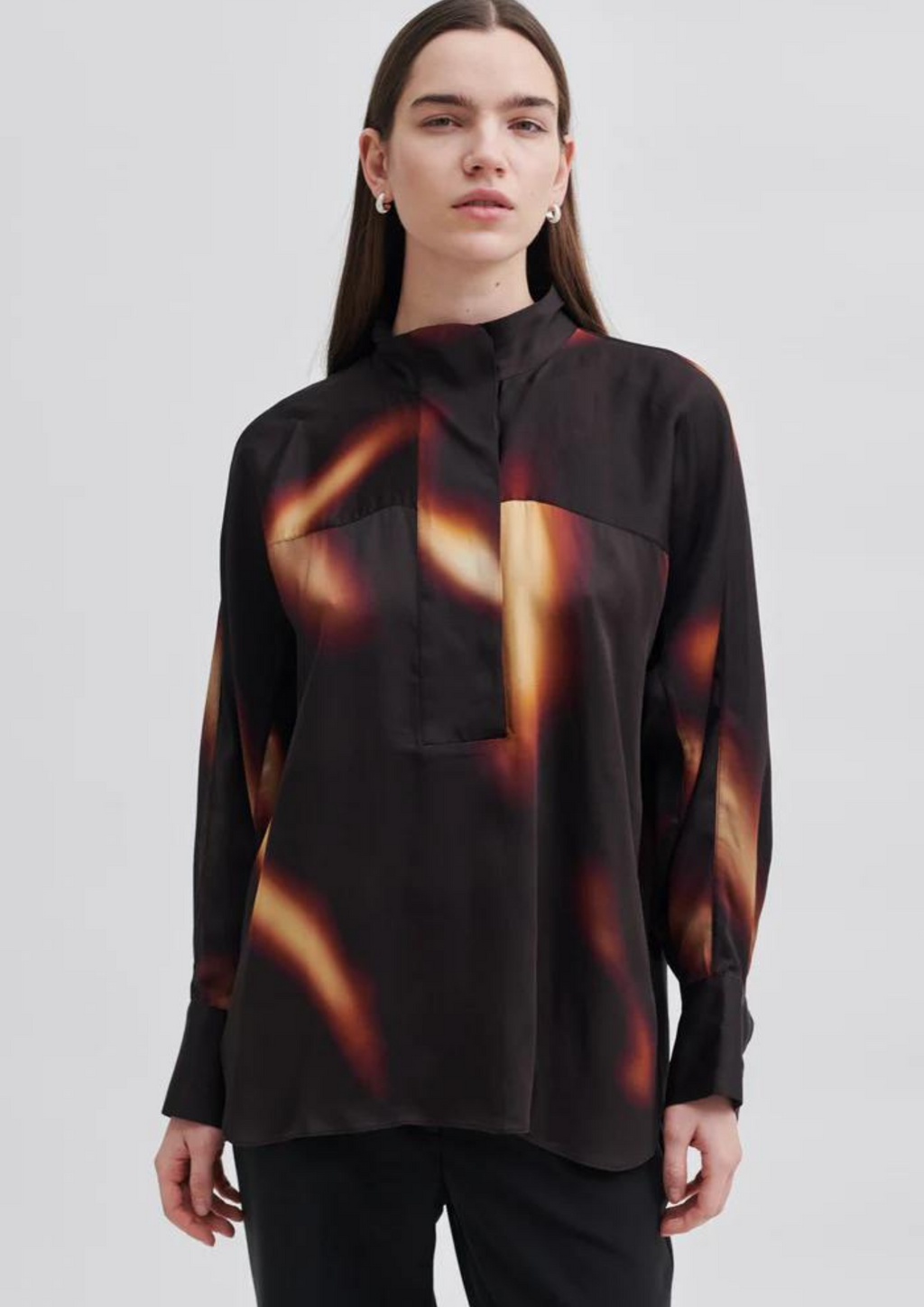 Second Female - Glowing Blouse Black