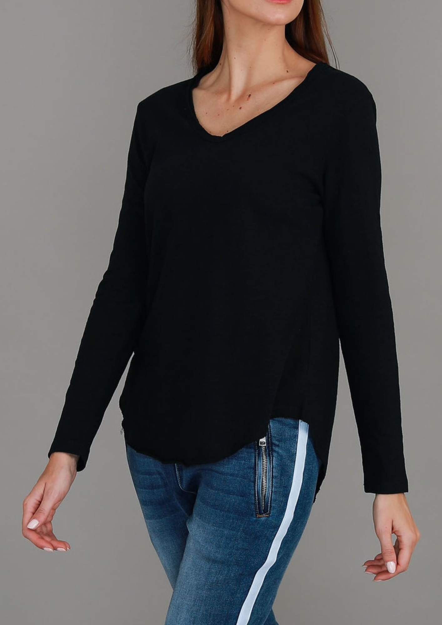 3rd Story- Portsea V Neck Tee Black