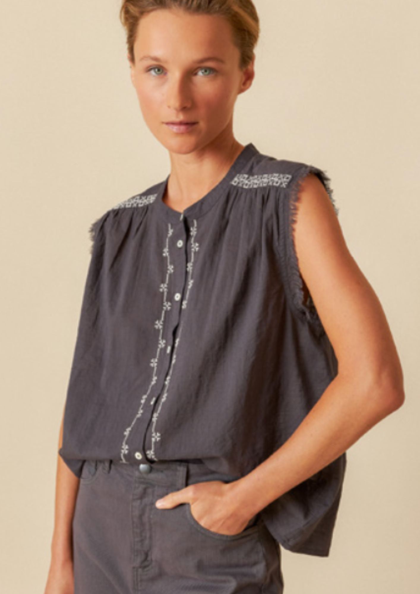 Indi & Cold BK246 Shirt With Embroidery in carbon