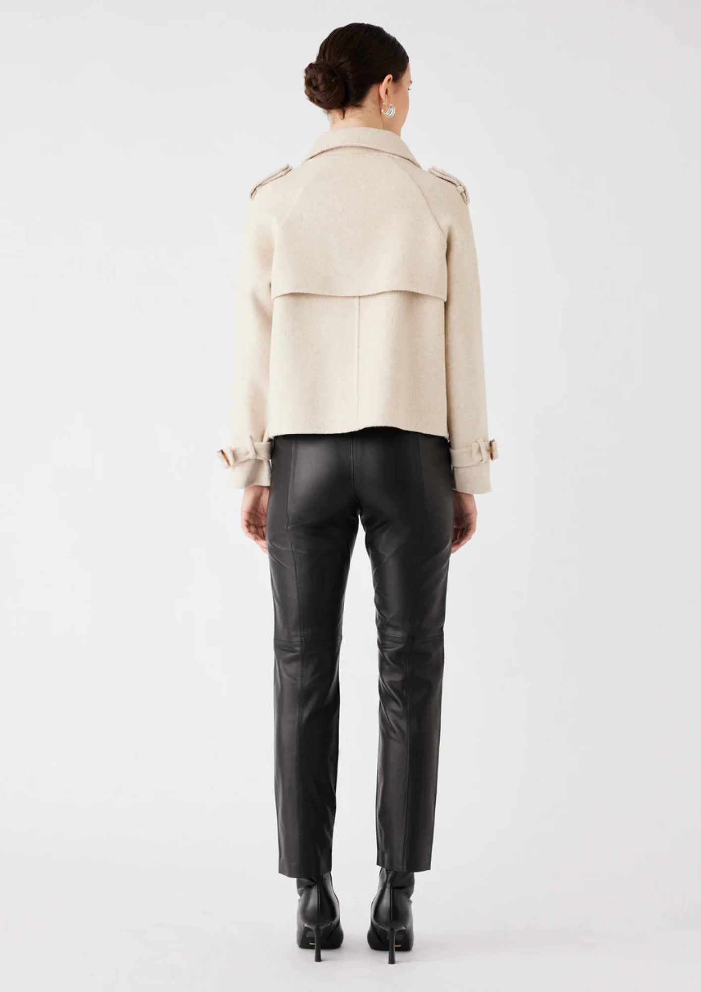 Esmaee - Virtual Cropped Trench - Cream
