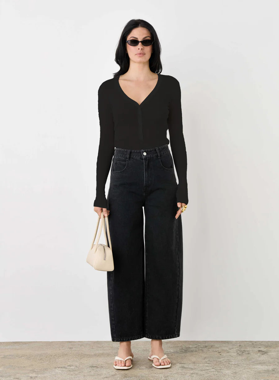 Esmaee - Sidewalk Knit Top - Black