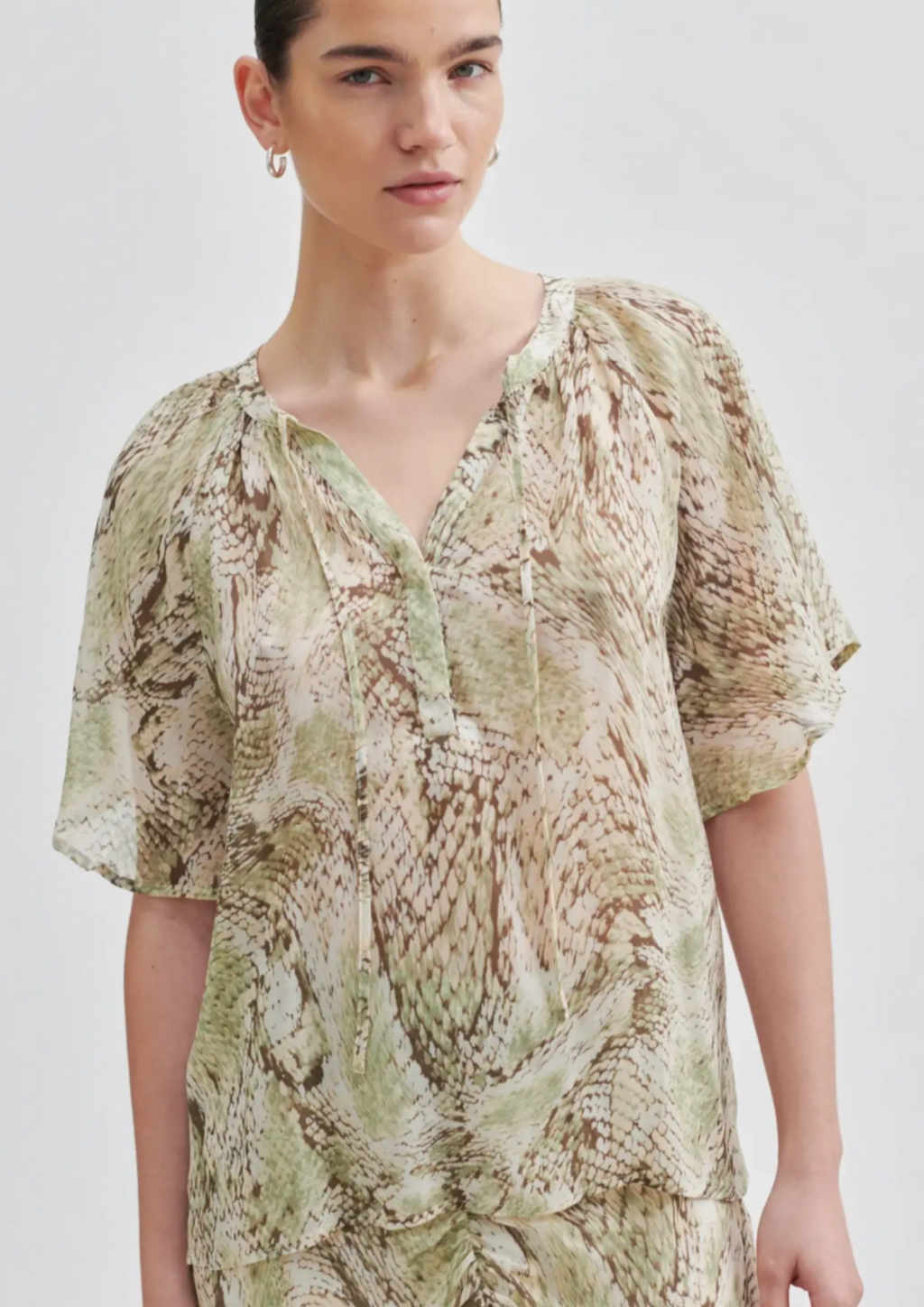 Second Female - Relia Tea Blouse