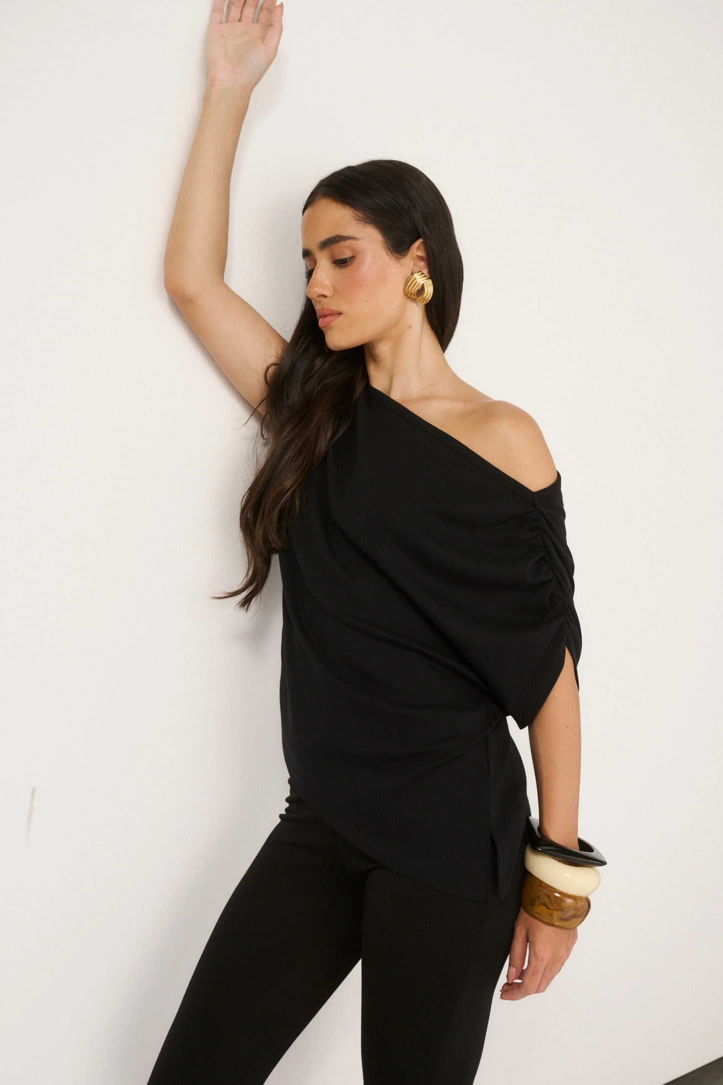 Estelle Off Shoulder T-shirt - Black