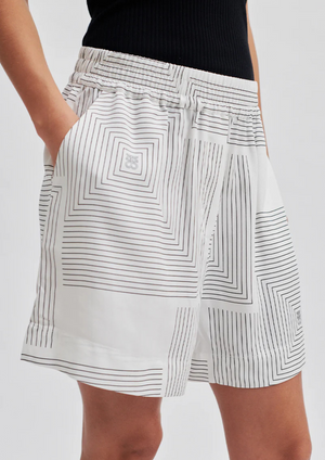 Second Female - Tierra Vaporous Graphic Shorts - White