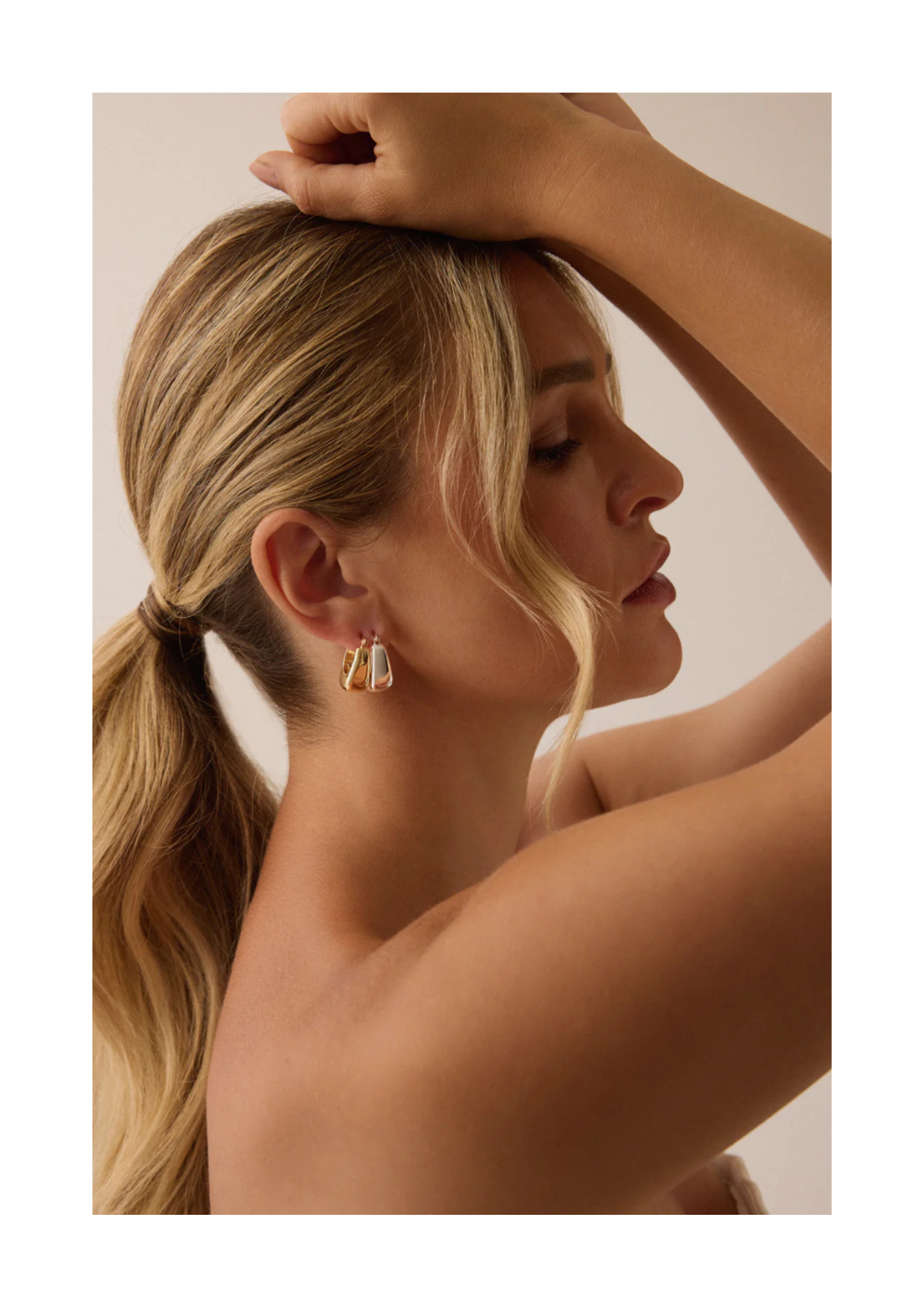 Bling Bar Alpine Mini Huggies Sterling Silver Plating Earrings