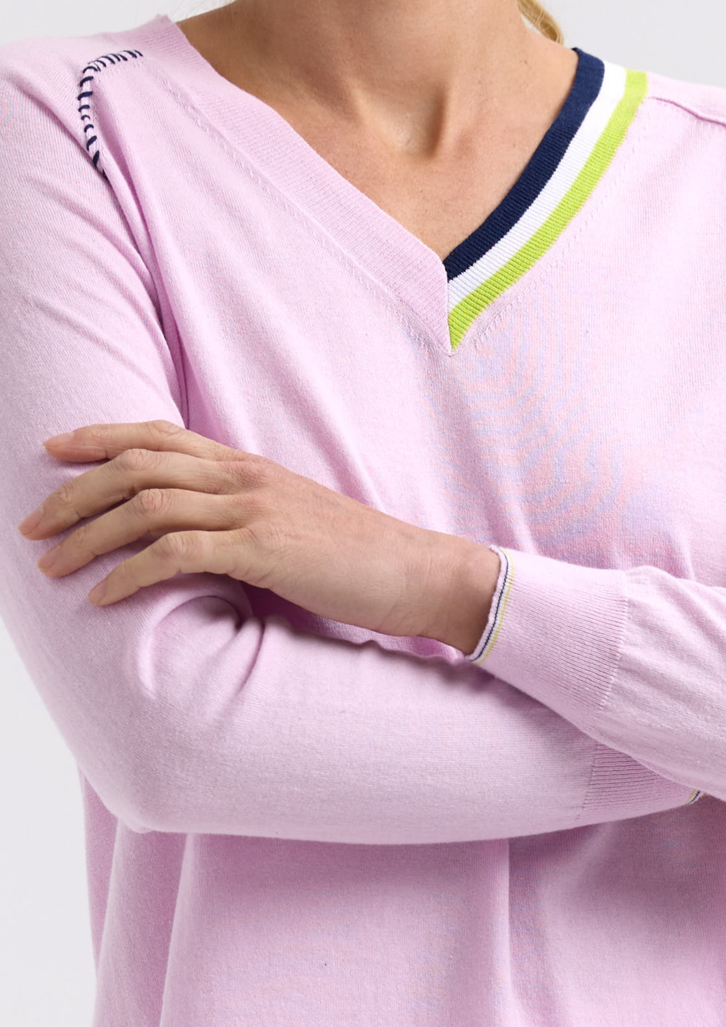 ZP7716 Round Bottom V Jumper - Lilac