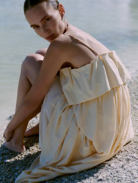 Second Female Aie Dress