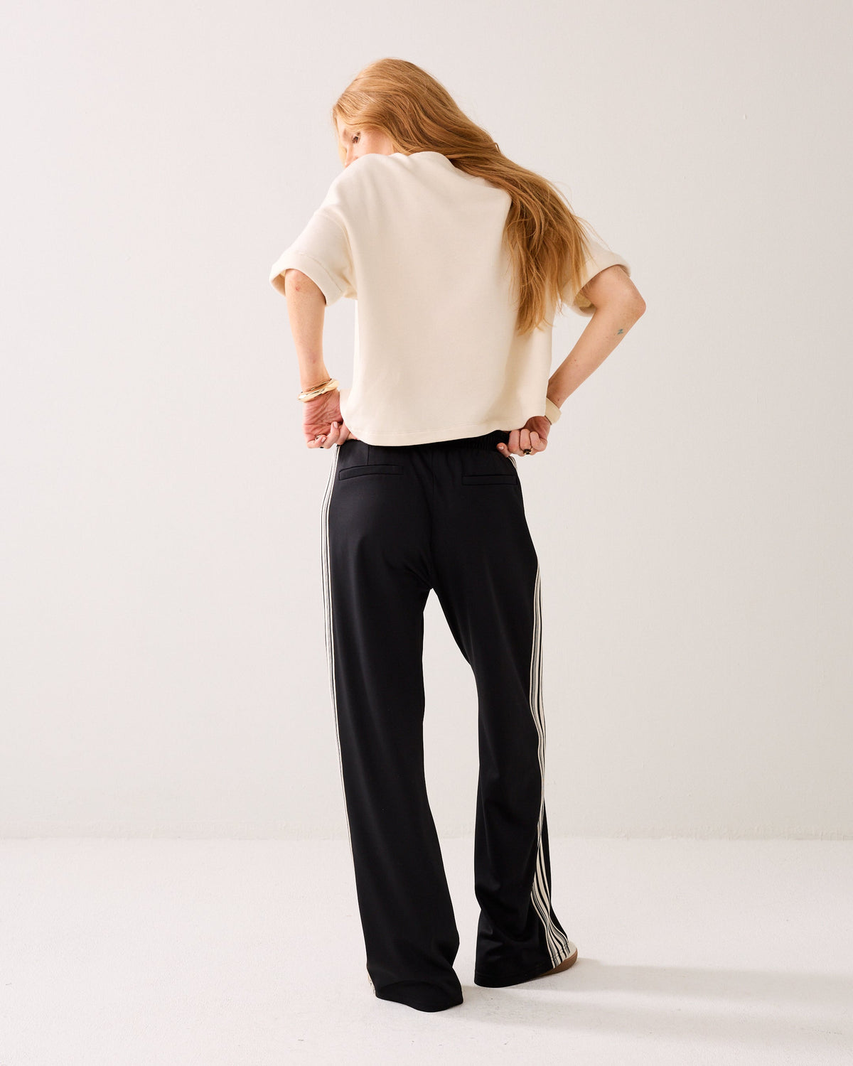 Summum black track pant — official photo 3